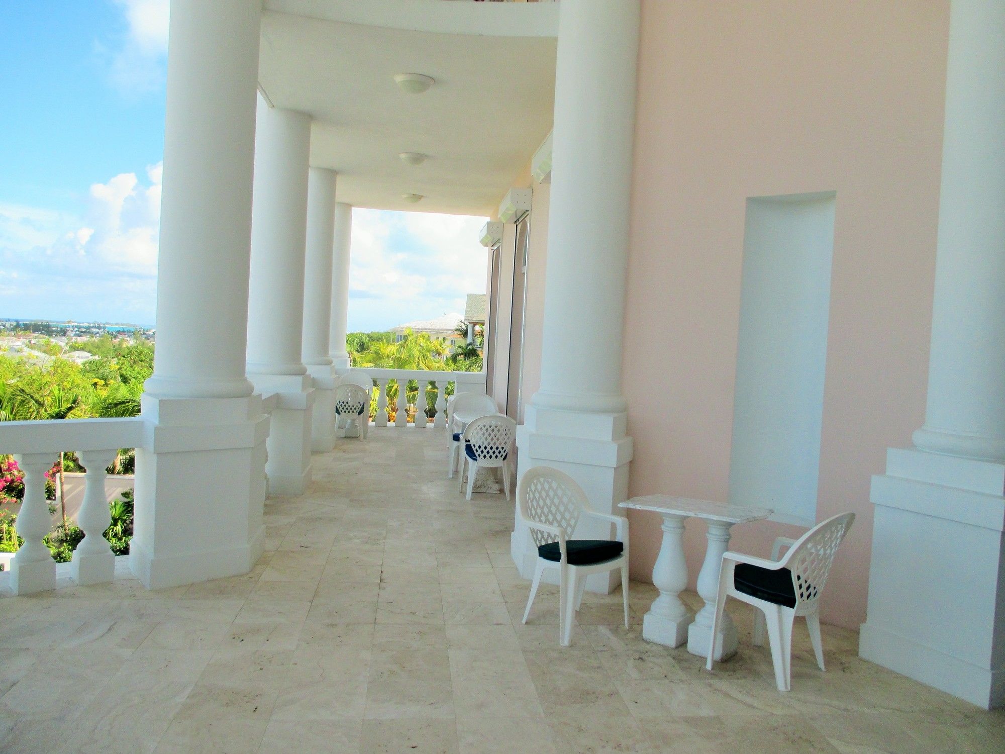 Фото Ocean West Boutique Hotel