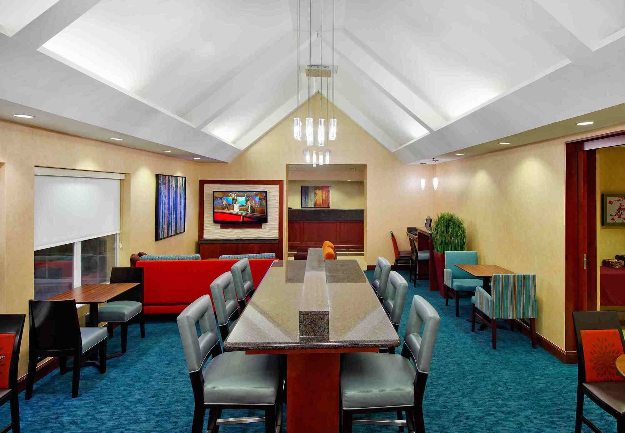 Фото Residence Inn by Marriott Tampa at USF/Medical Center