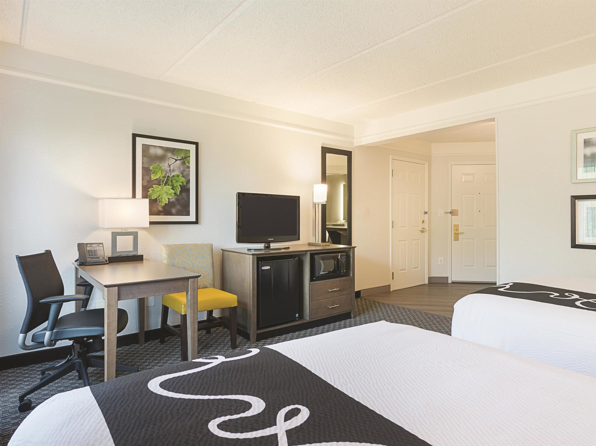 Фото La Quinta Inn & Suites by Wyndham Baltimore N White Marsh