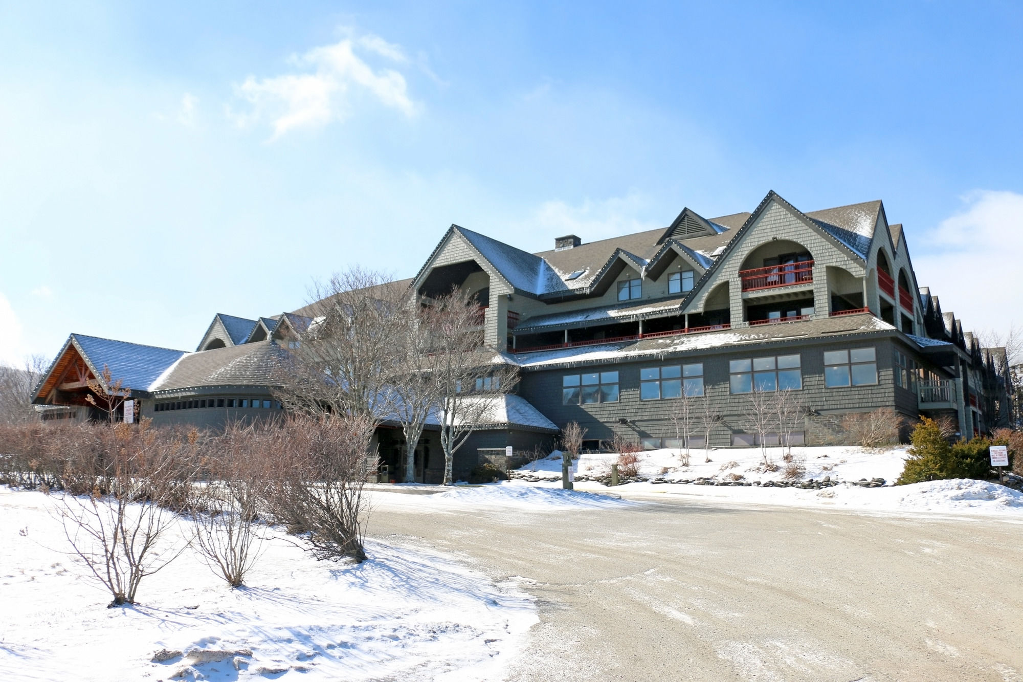 Фото Killington Mountain Lodge, Tapestry Collection by Hilton