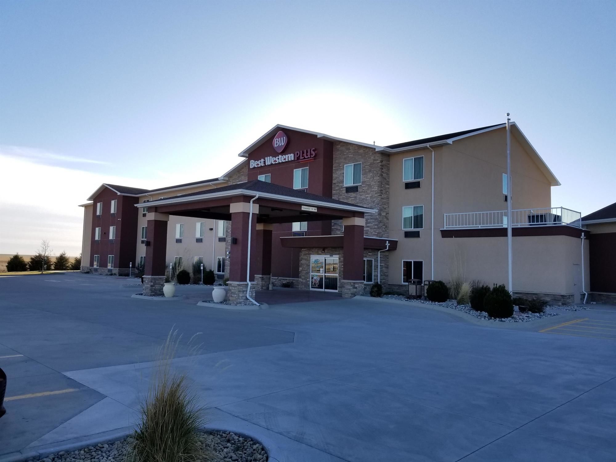 Фото Best Western Plus Carousel Inn & Suites