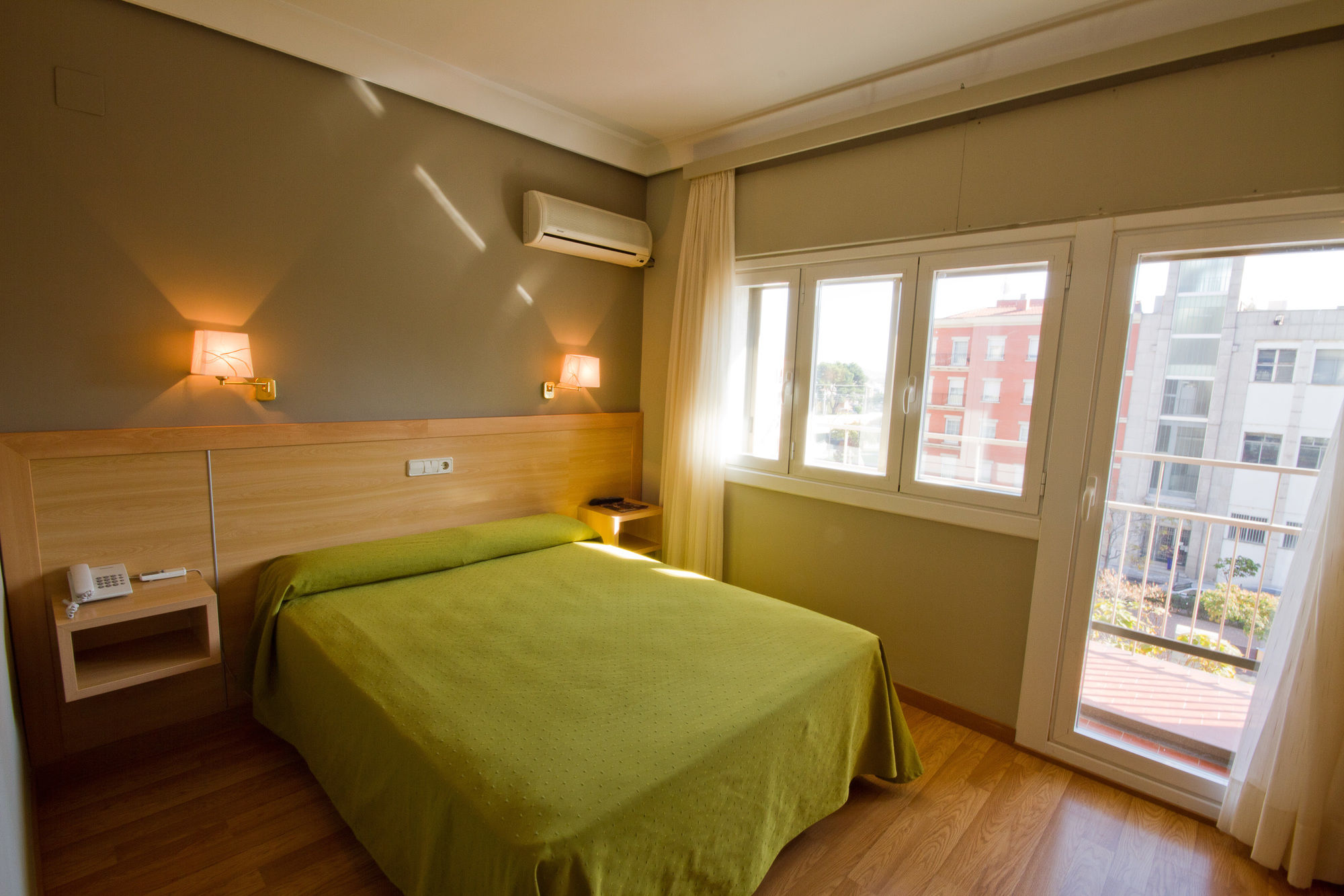 Фото Hotel Santamaría