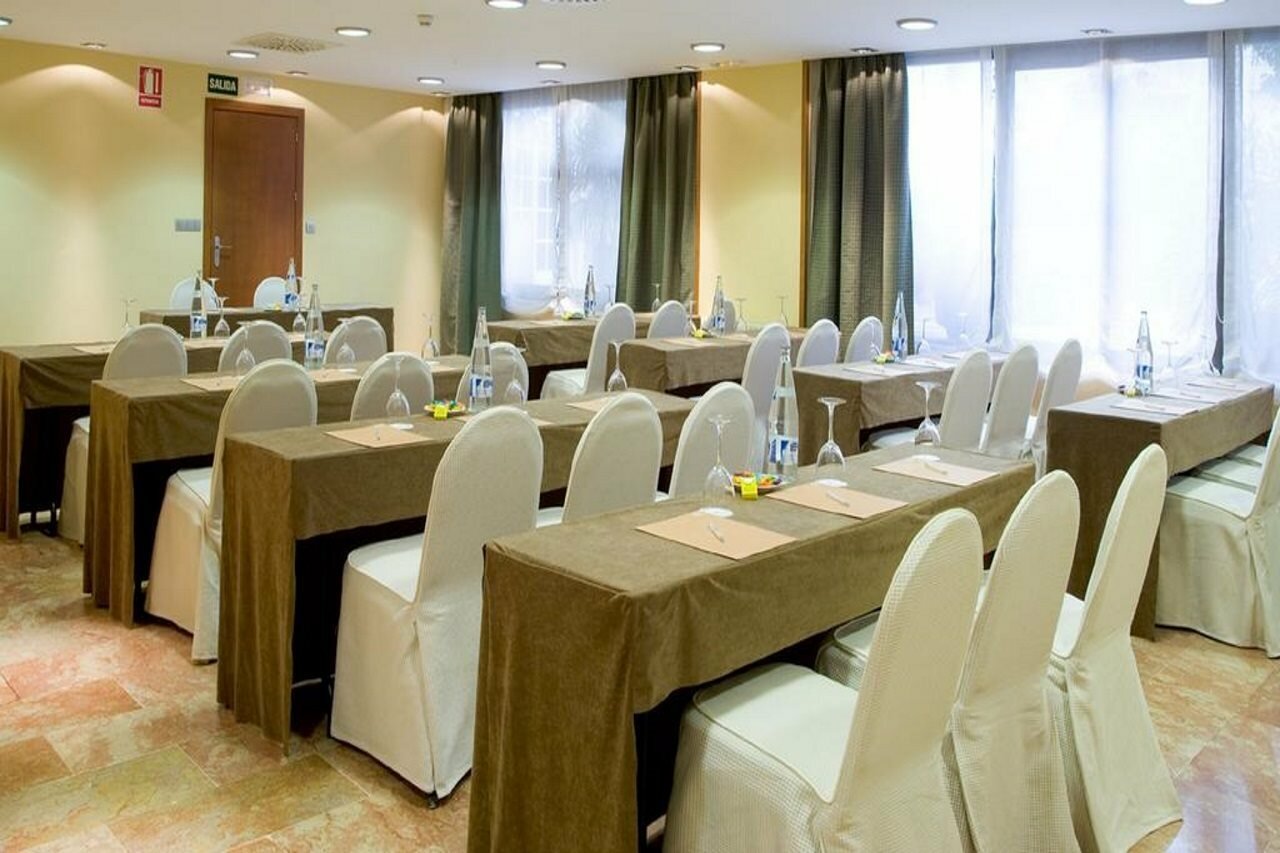 Фото Nh Córdoba Califa Hotel