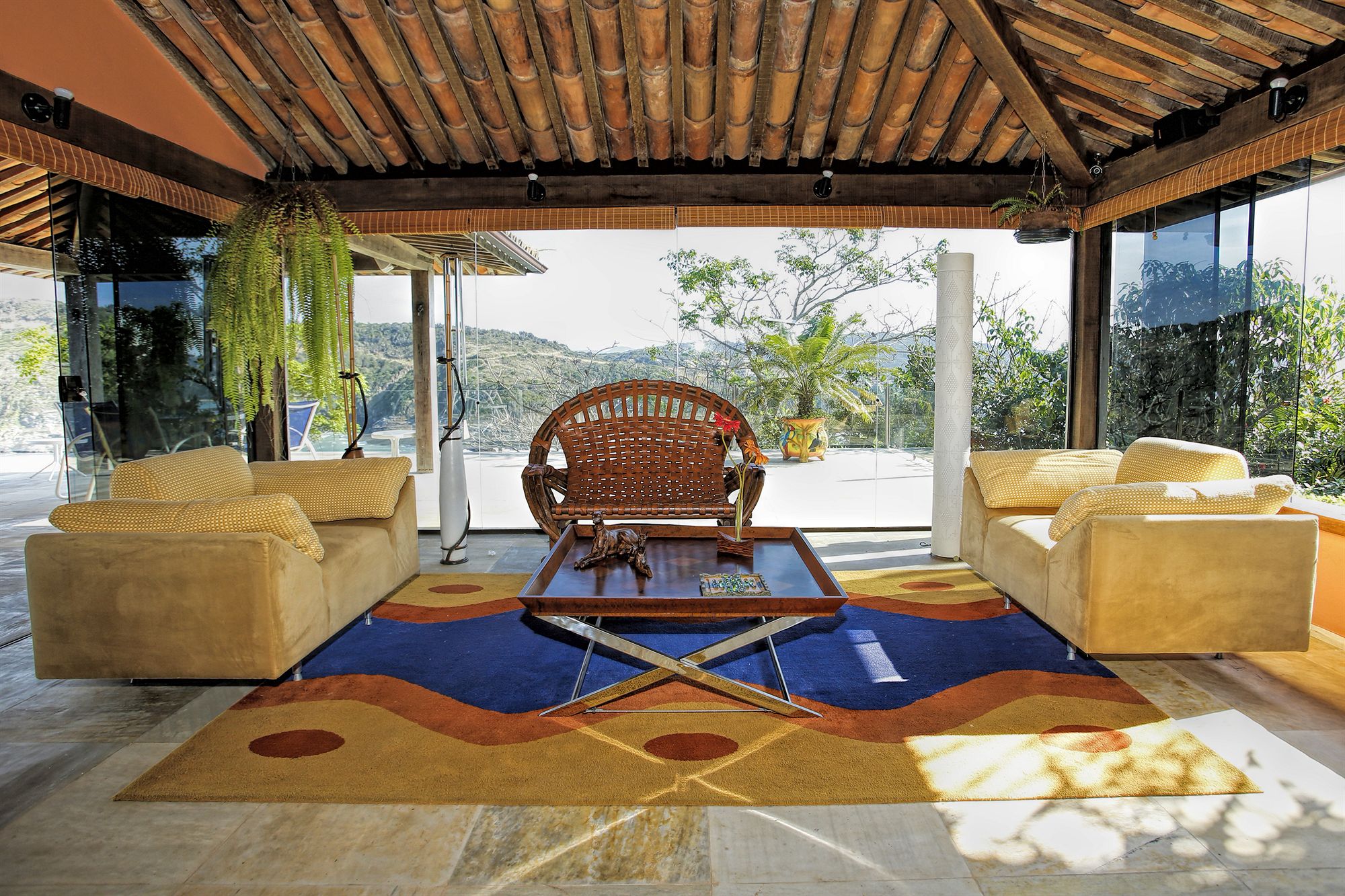 Фото Cliffside Luxury Inn