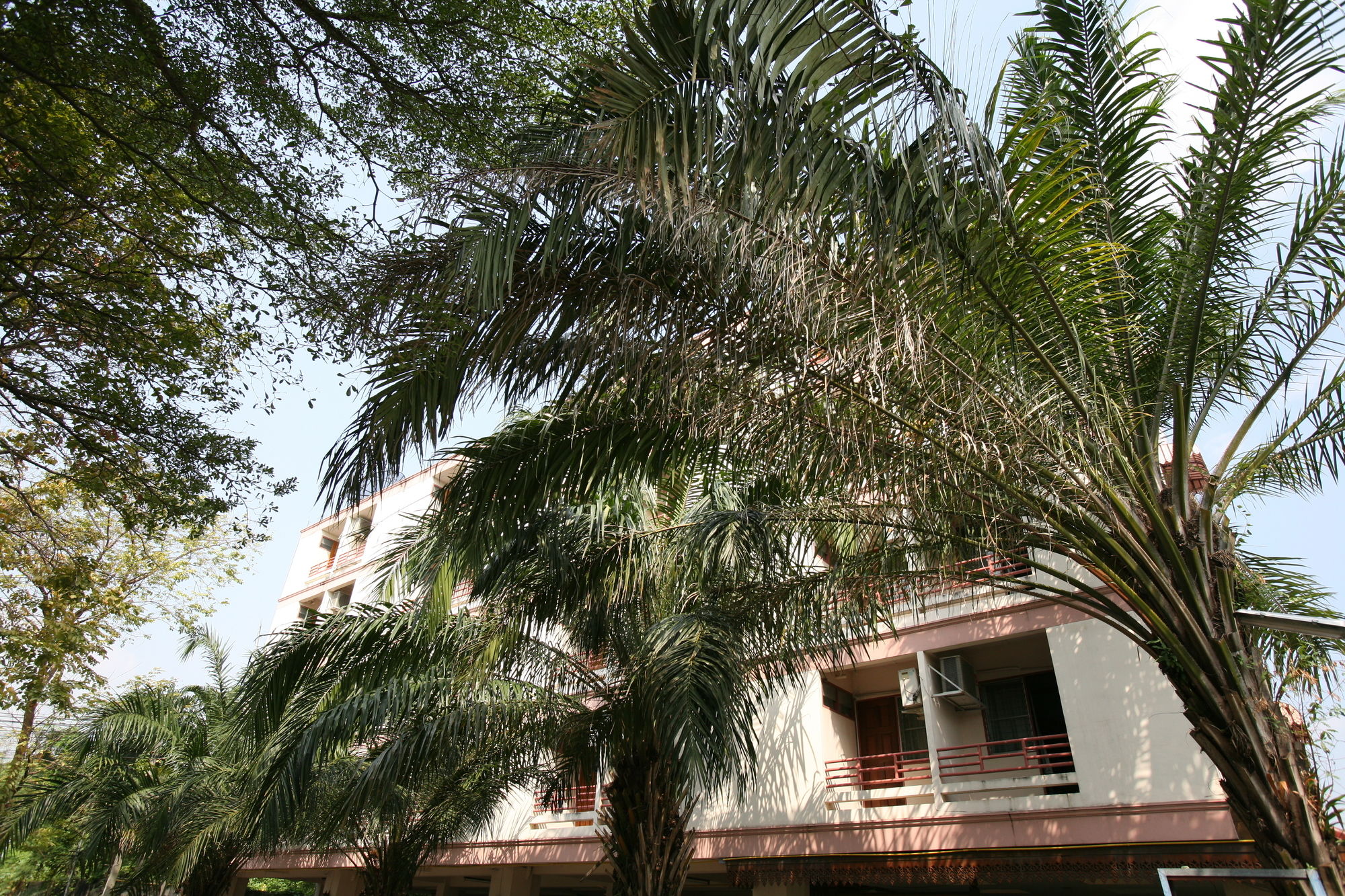 Фото Beerapan Hotel