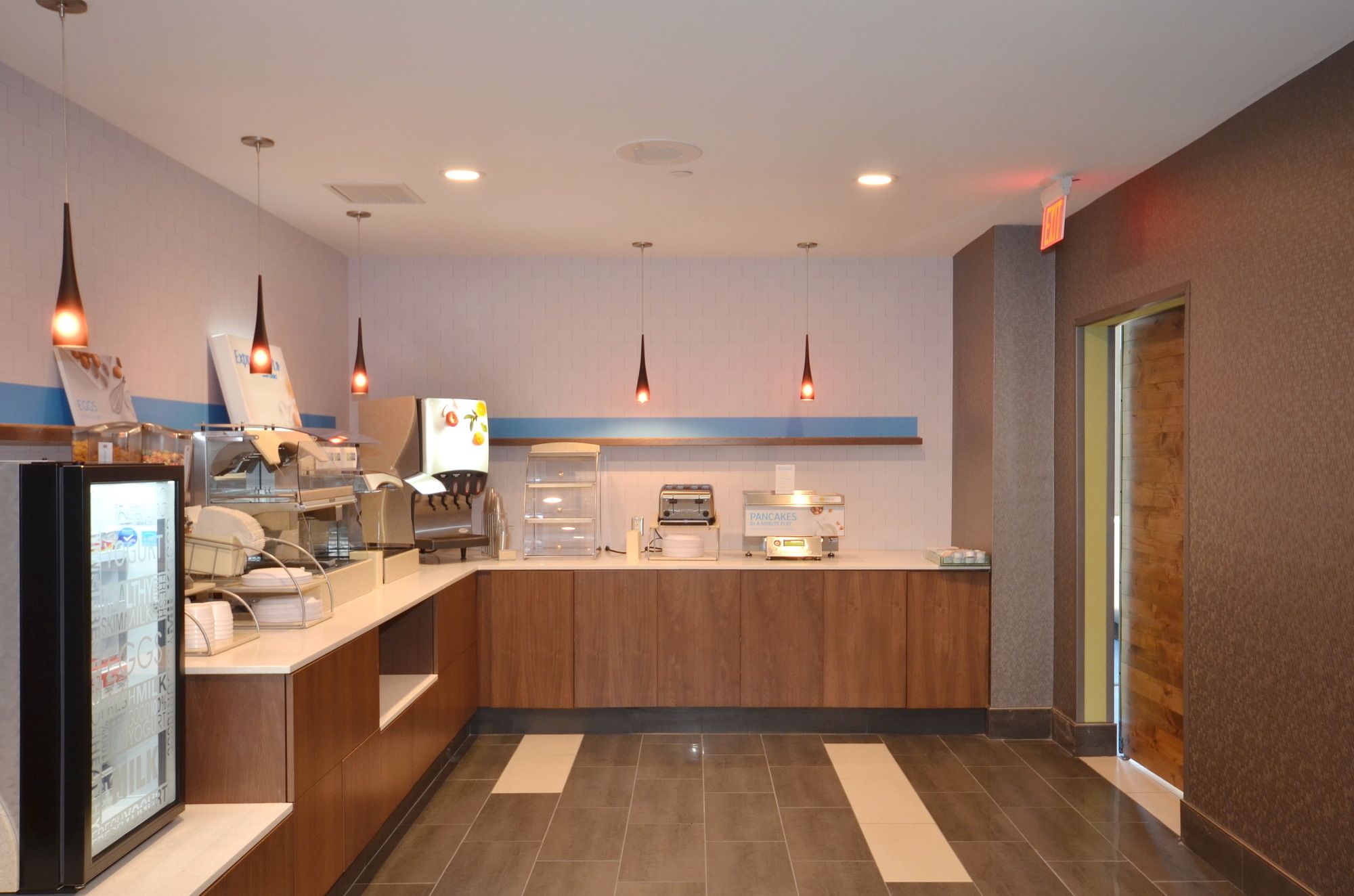 Фото Holiday Inn Express & Suites Oklahoma City Mid - Arpt Area, an Ihg Hotel