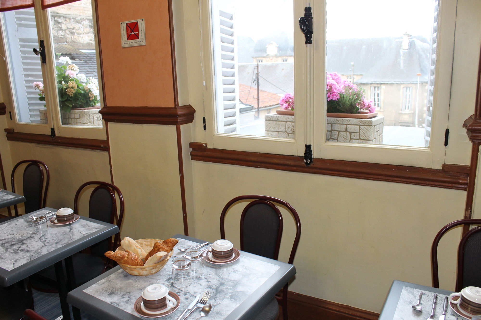 Фото Hotel Au Chapon Fin