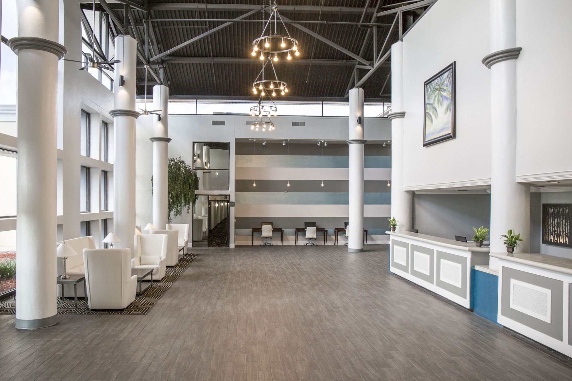 Фото Orlando International Airport Hotel