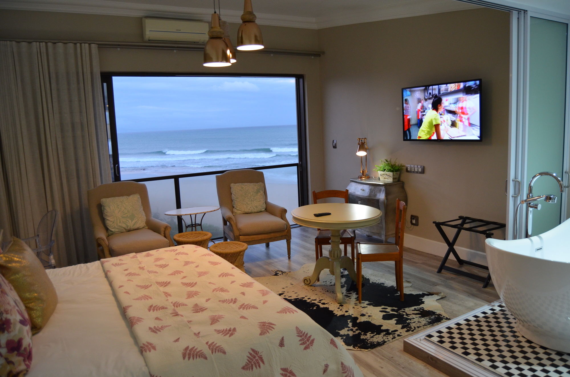 Фото On the Beach Guesthouse