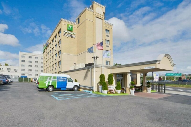 Гостиница Holiday Inn Express Laguardia Airport, an Ihg Hotel в Нью-Йорке