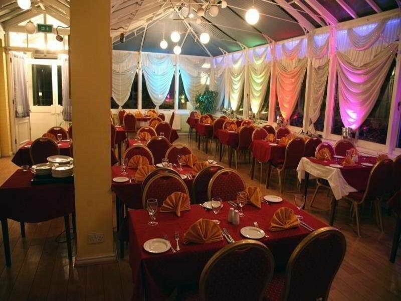 Фото Oyo Osterley Park