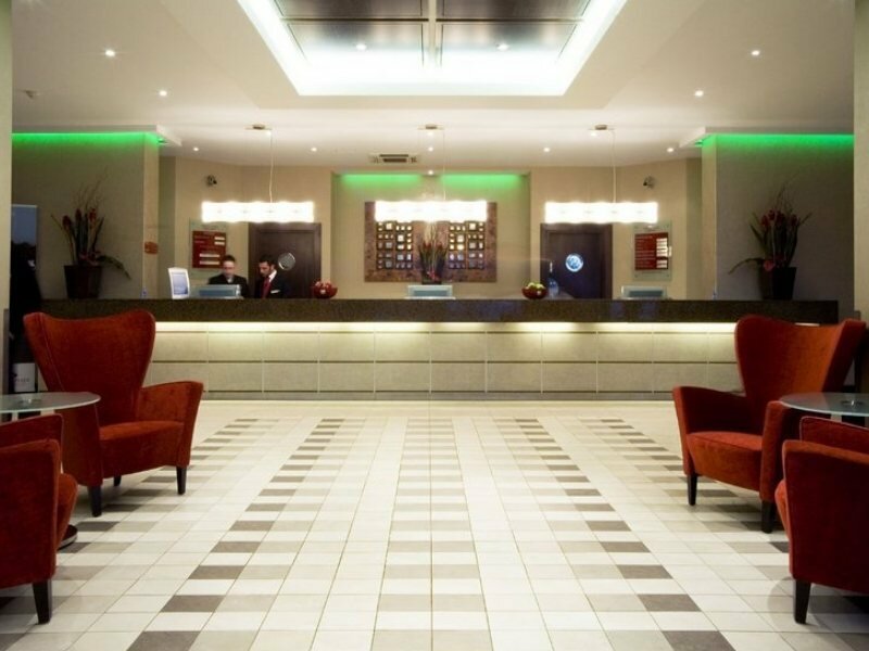Фото Crowne Plaza London - Gatwick Airport