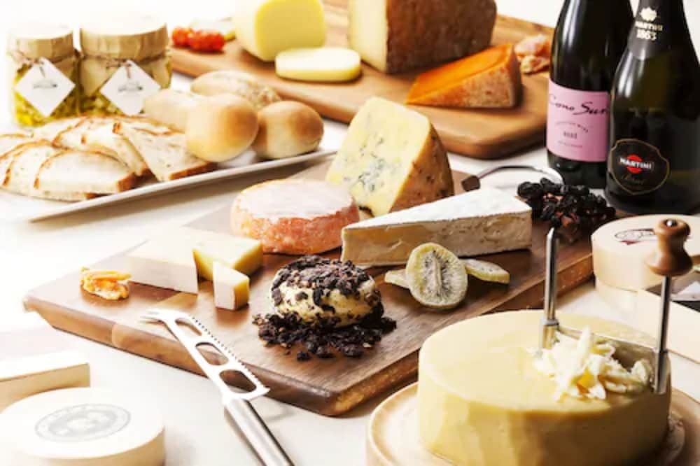 Фото Century Royal Hotel