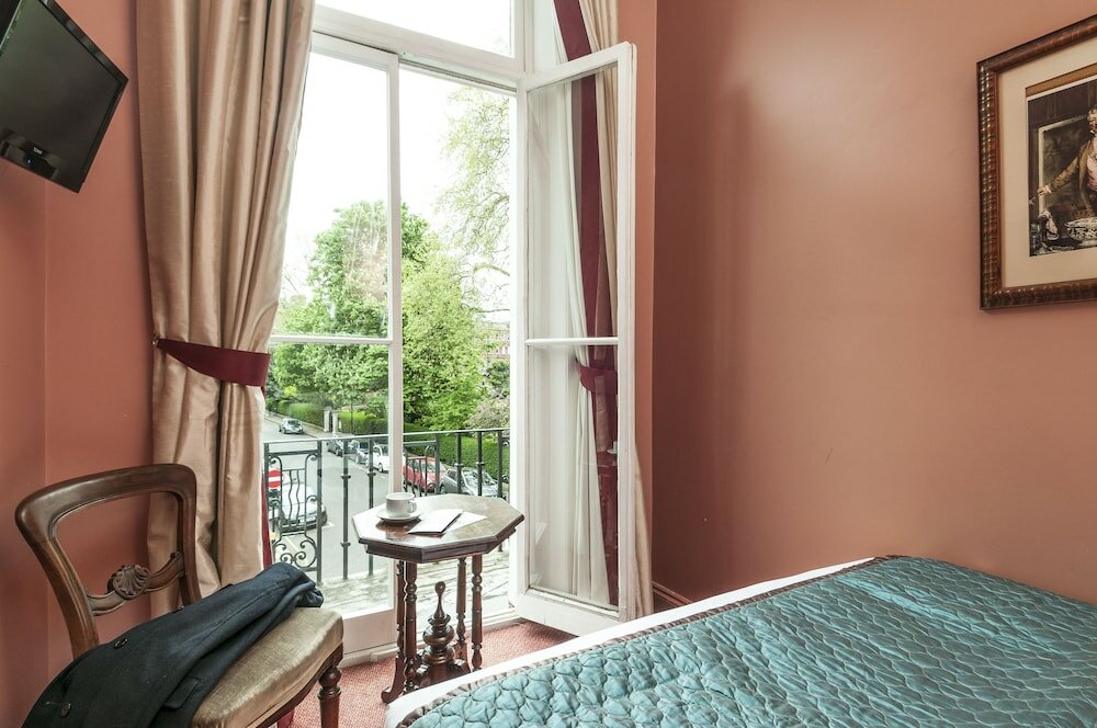 Фото Coronation Hotel