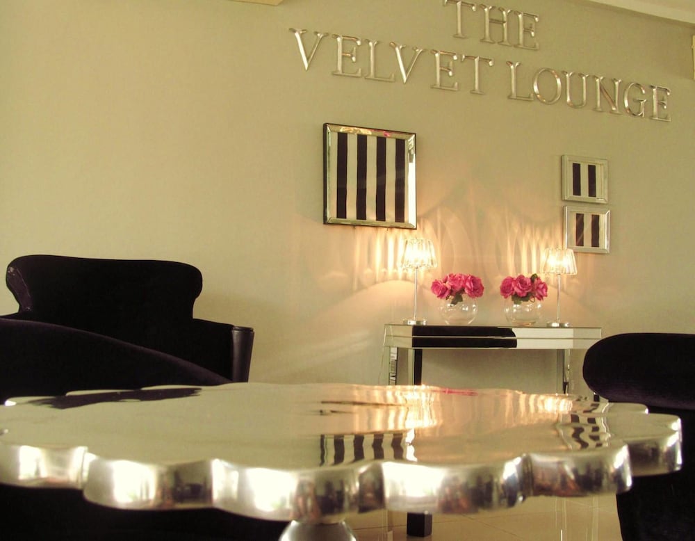 Фото The Aknac Hotel