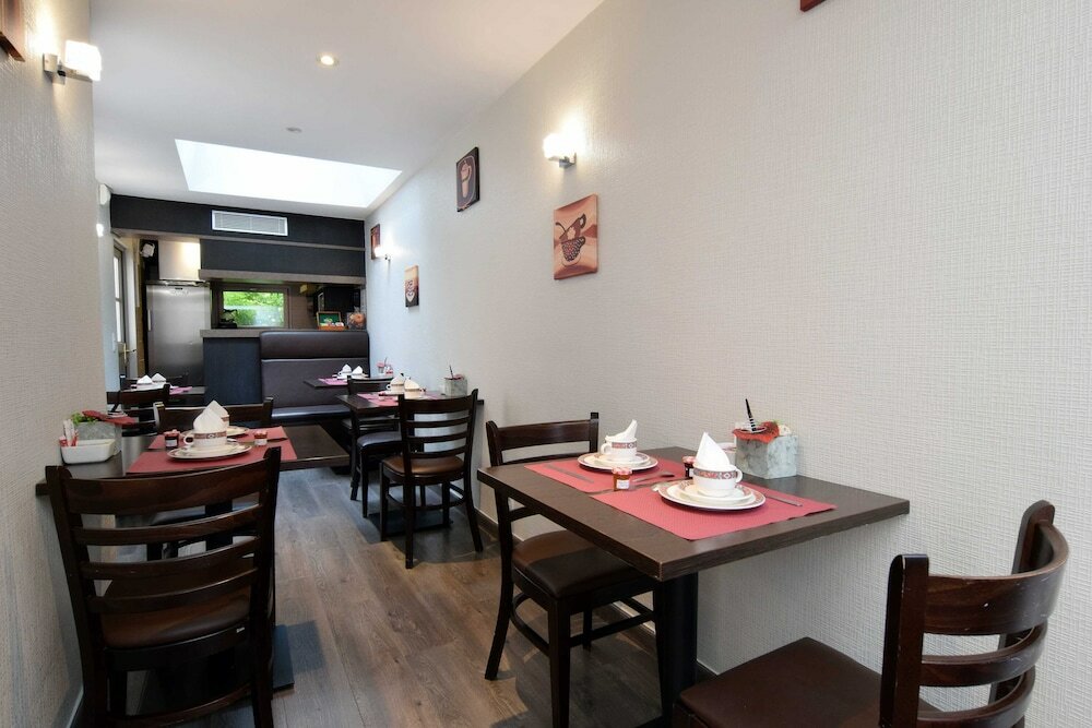 Фото Hotel Saphir Grenelle