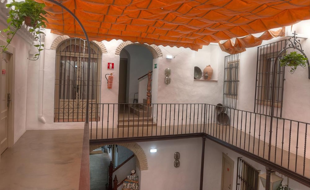 Фото Los Patios Hotel