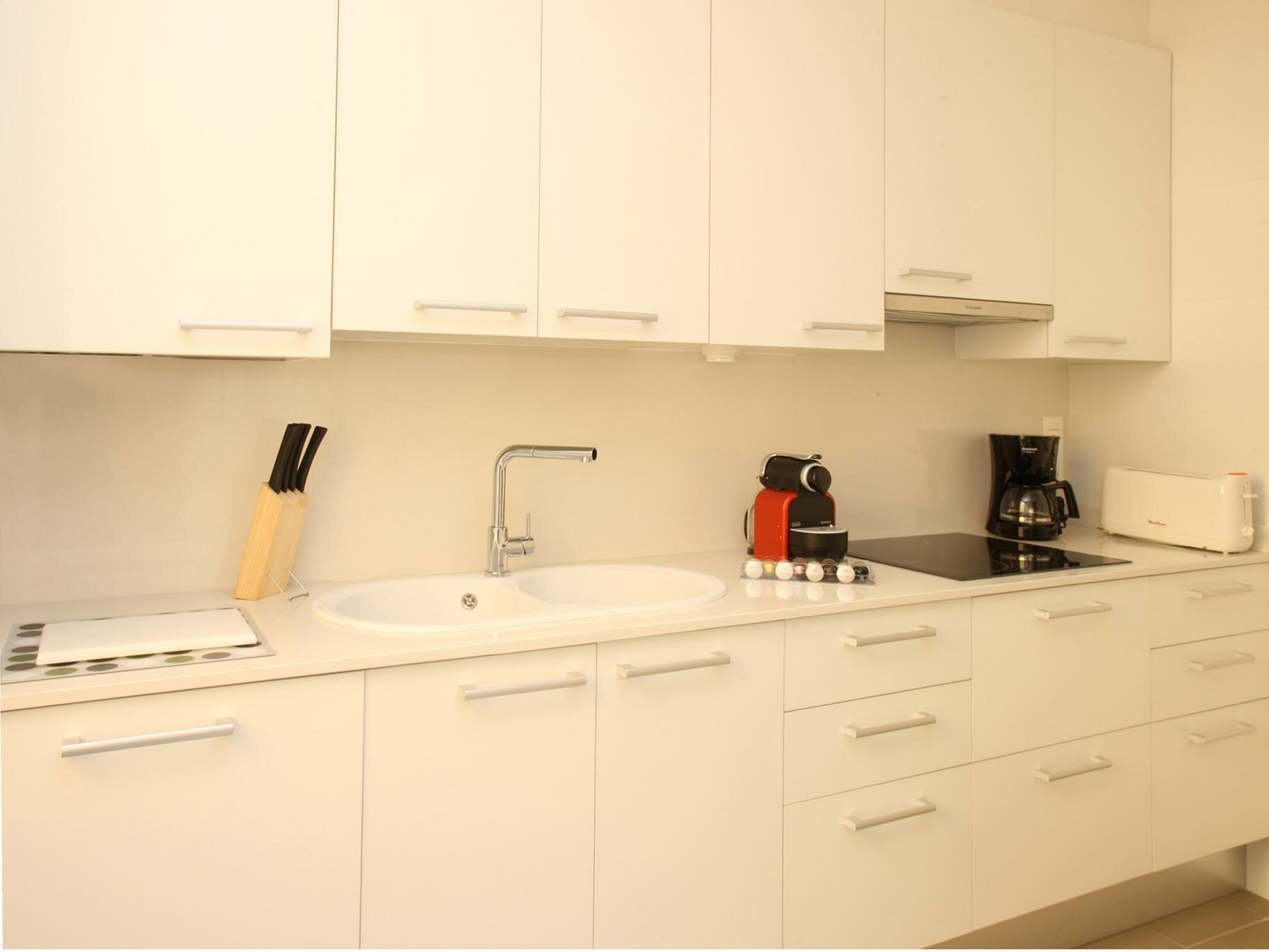 Фото Mh Apartments Suites