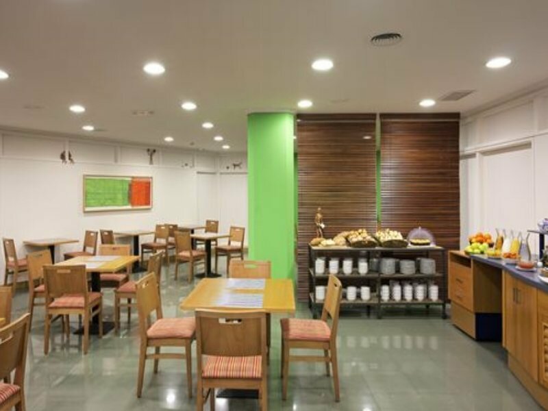 Фото Ramada by Wyndham Madrid Tres Cantos