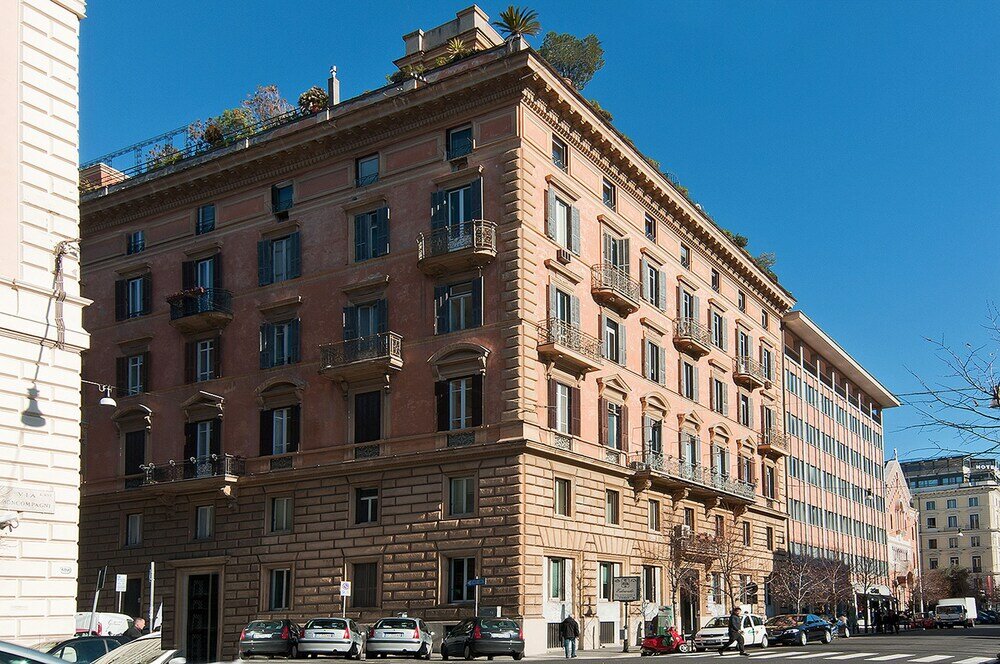 Фото отеля 1