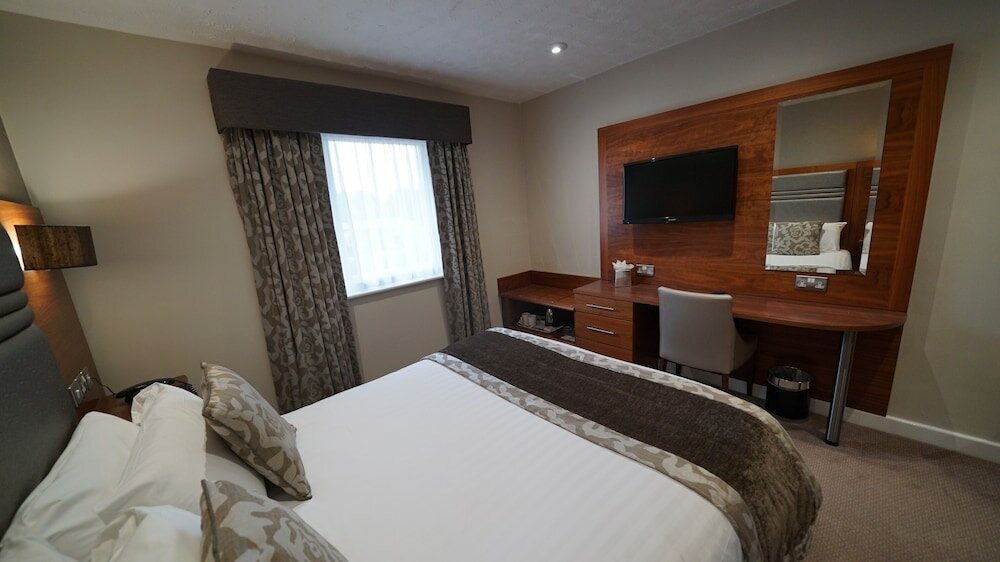 Фото Briar Court Hotel