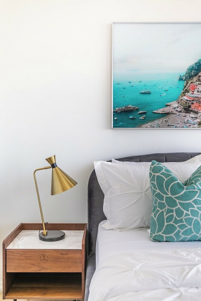 Фото Bonvoy Suites Eaton Centre