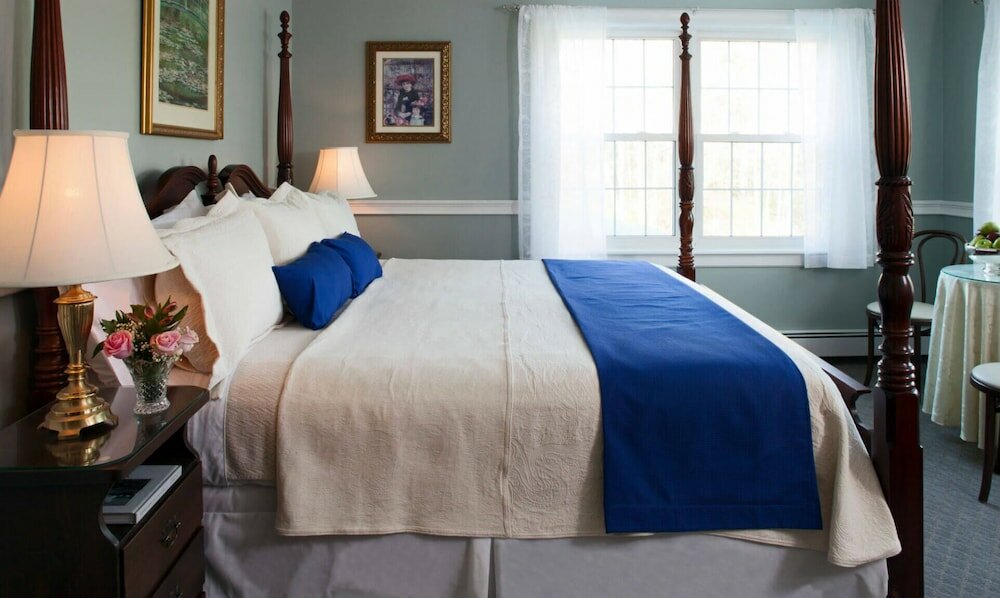 Фото Wolf Cove Inn