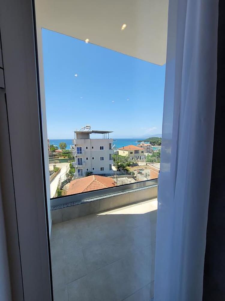 Фото Admiro Hotel