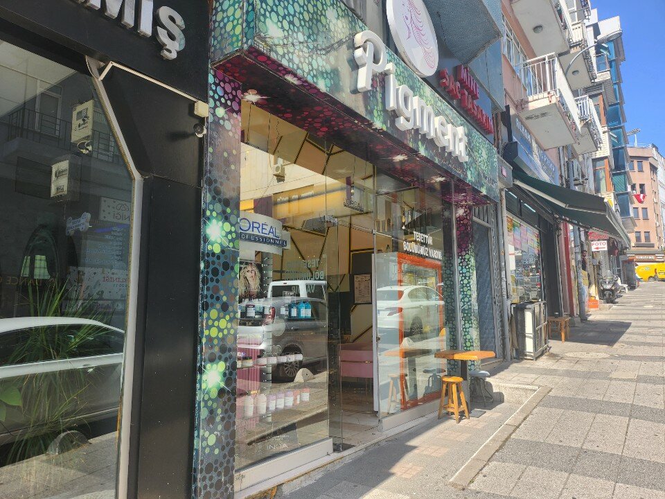 Pigment Ladies Hairdresser