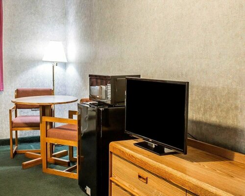 Гостиница Rodeway Inn Moosic - Scranton в Скрантоне