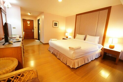 Гостиница Pin Hotel в Лампанге