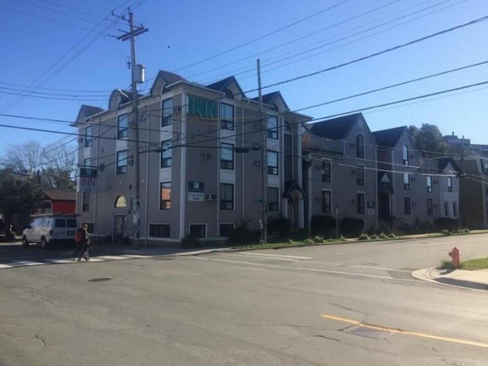 Hotel Commons Inn, Halifax, photo