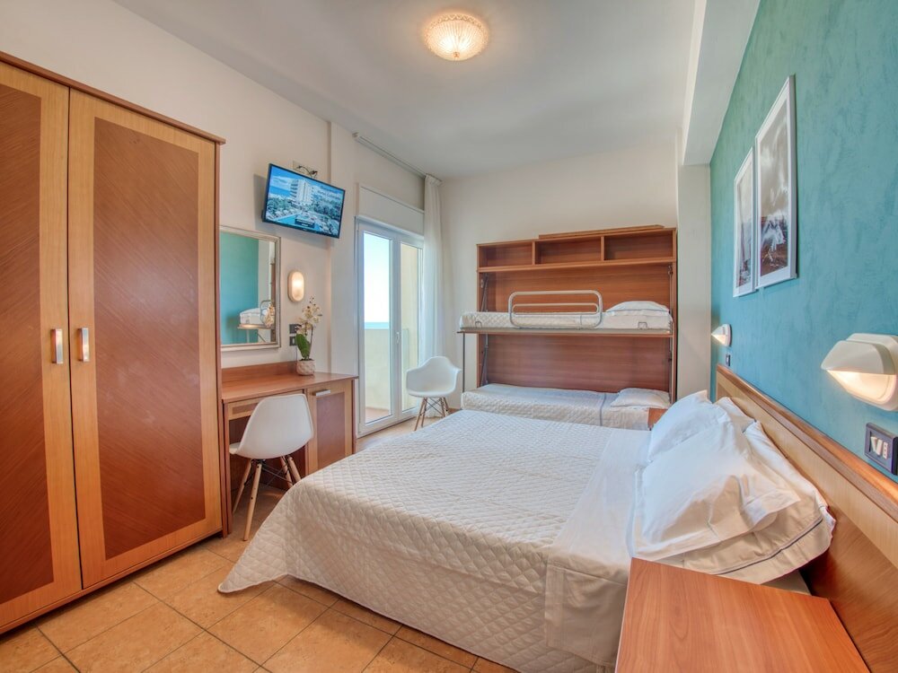 Фото Hotel Colorado Cesenatico