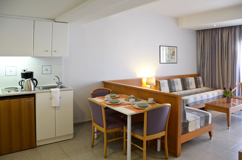 Фото Athena Hotel