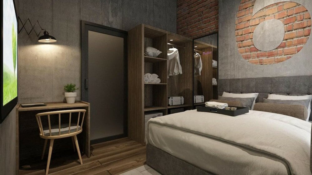 Фото Brown Hotel