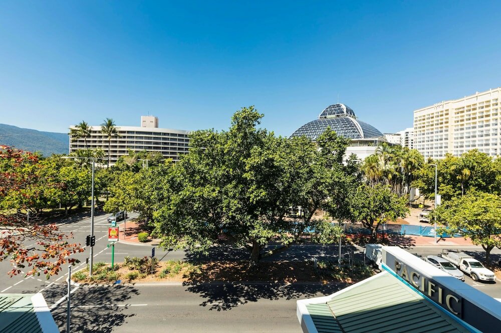 Фото Pacific Hotel Cairns
