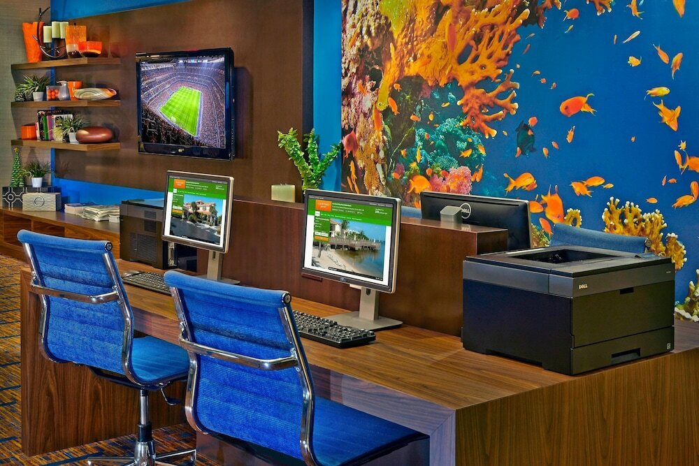 Фото Courtyard by Marriott Key West Waterfront