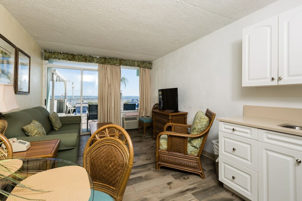 Фото Beach Club at Montego Inn