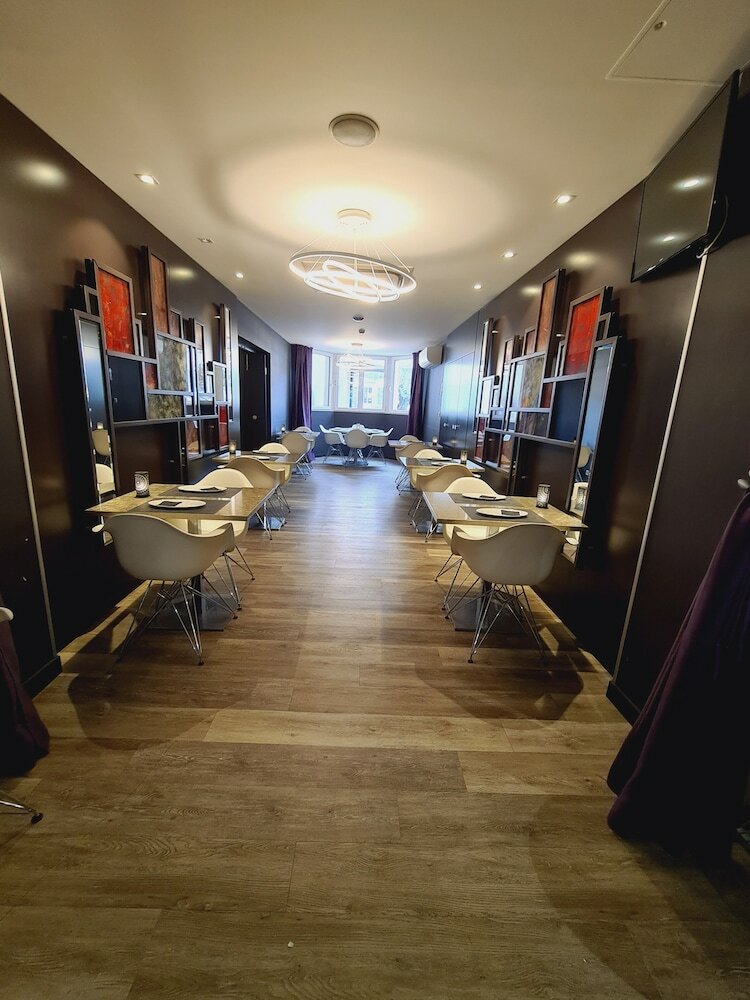 Фото Hotel Le Renard Châlons-en-Champagne