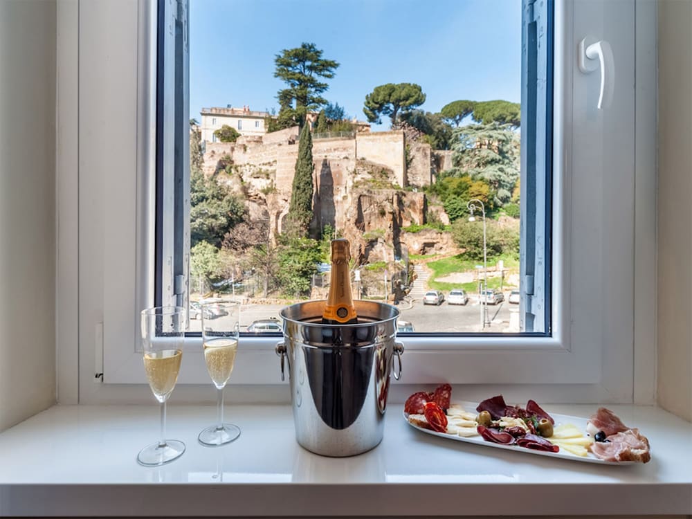 Фото Foro Romano Luxury Suites