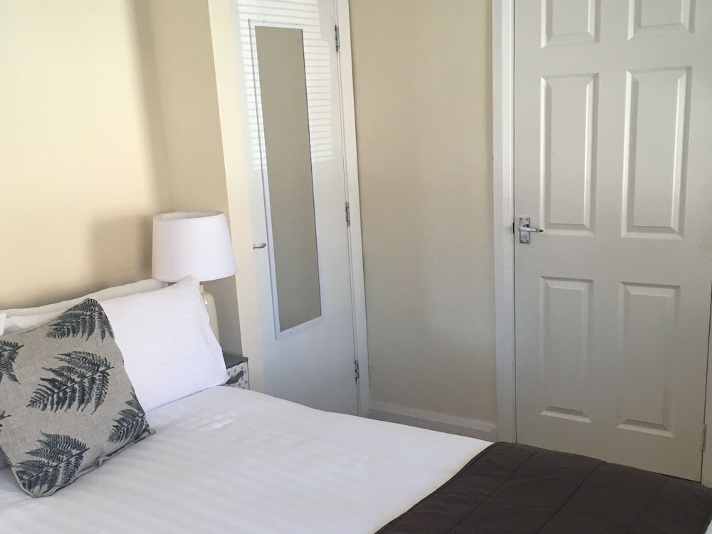 Фото Bishop Gate B&b