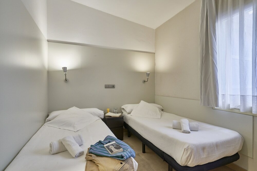 Фото Barcelona Sants Station Apartments