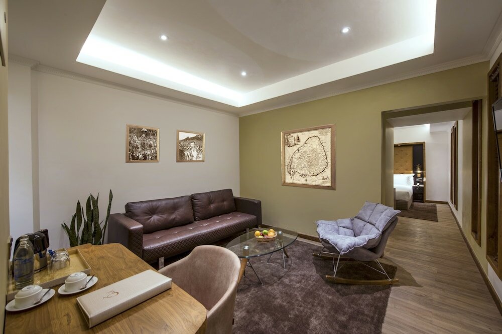 Фото The Radh Hotel