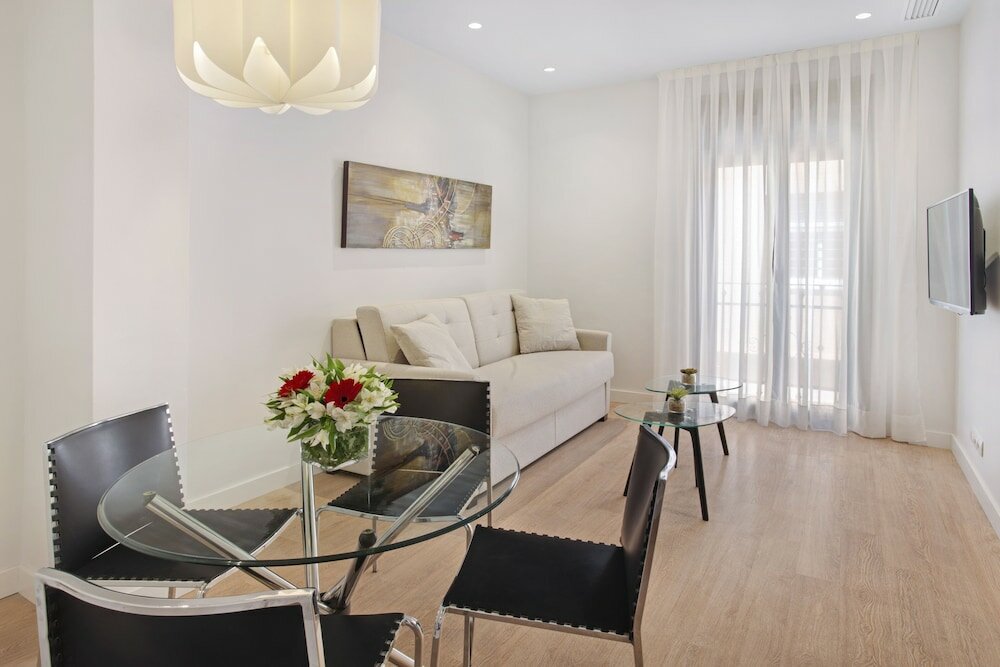 Фото Apartamentos Metrópolis Sevilla