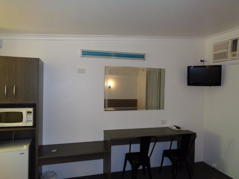Фото Parkway Motel