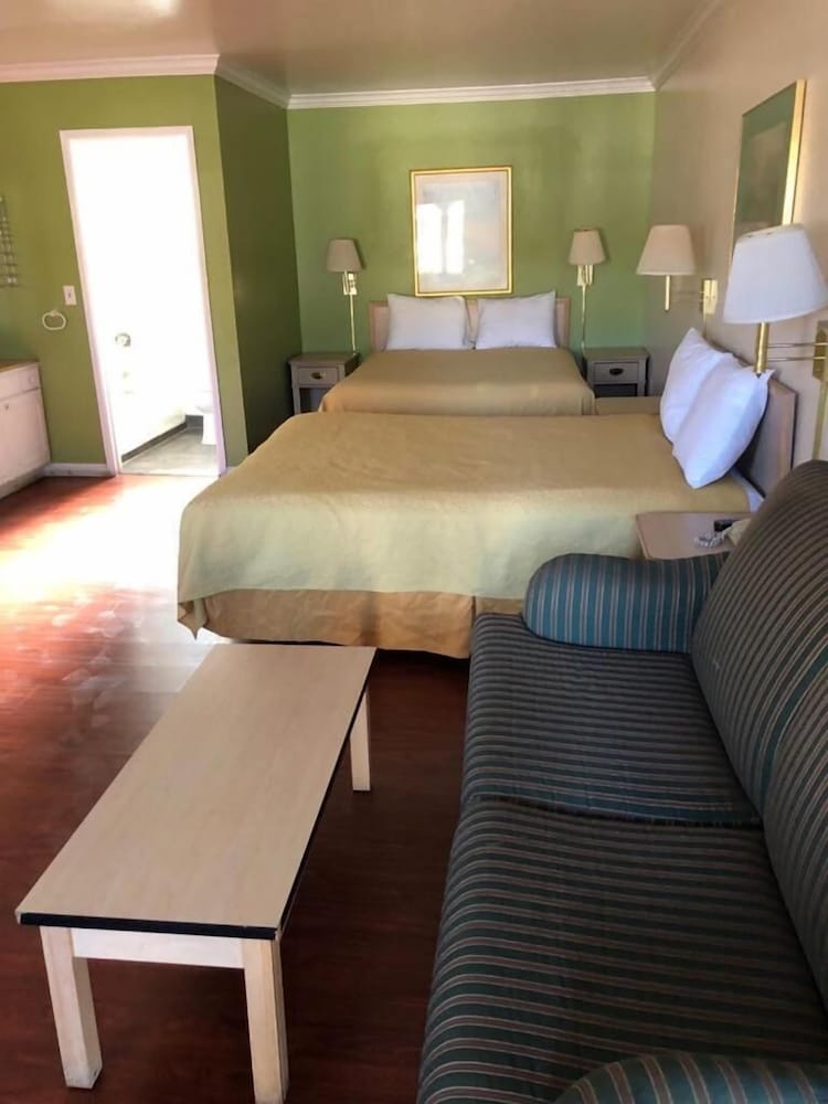 Фото Kelseyville Motel