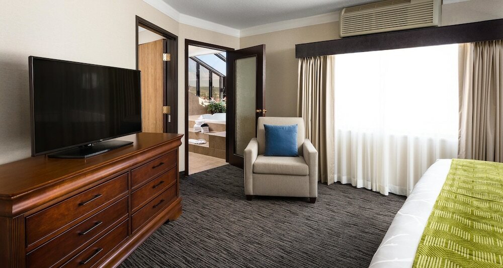 Фото Best Western Plus Landmark Inn