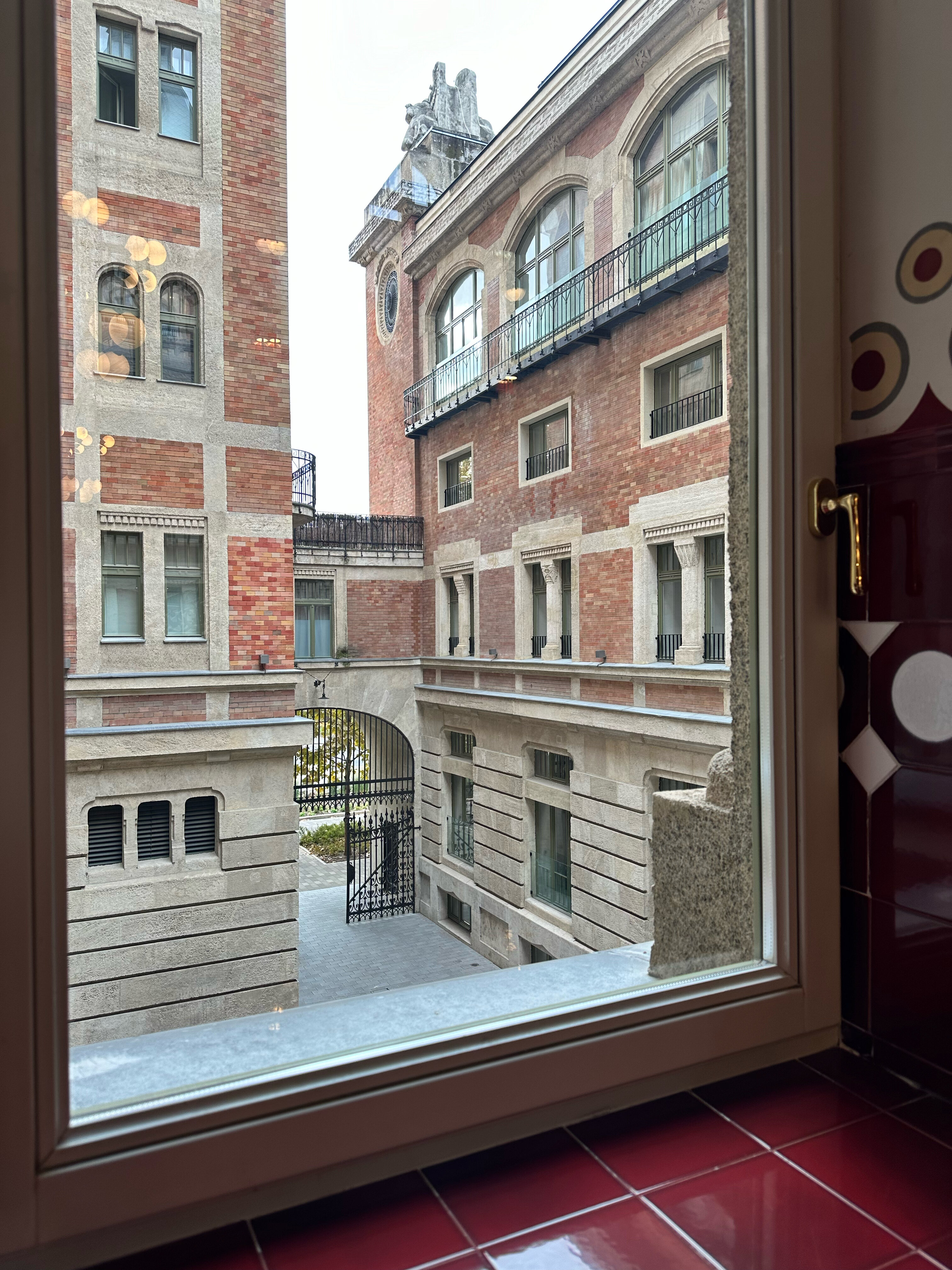 Фото Kozmo Hotel Suites & SPA