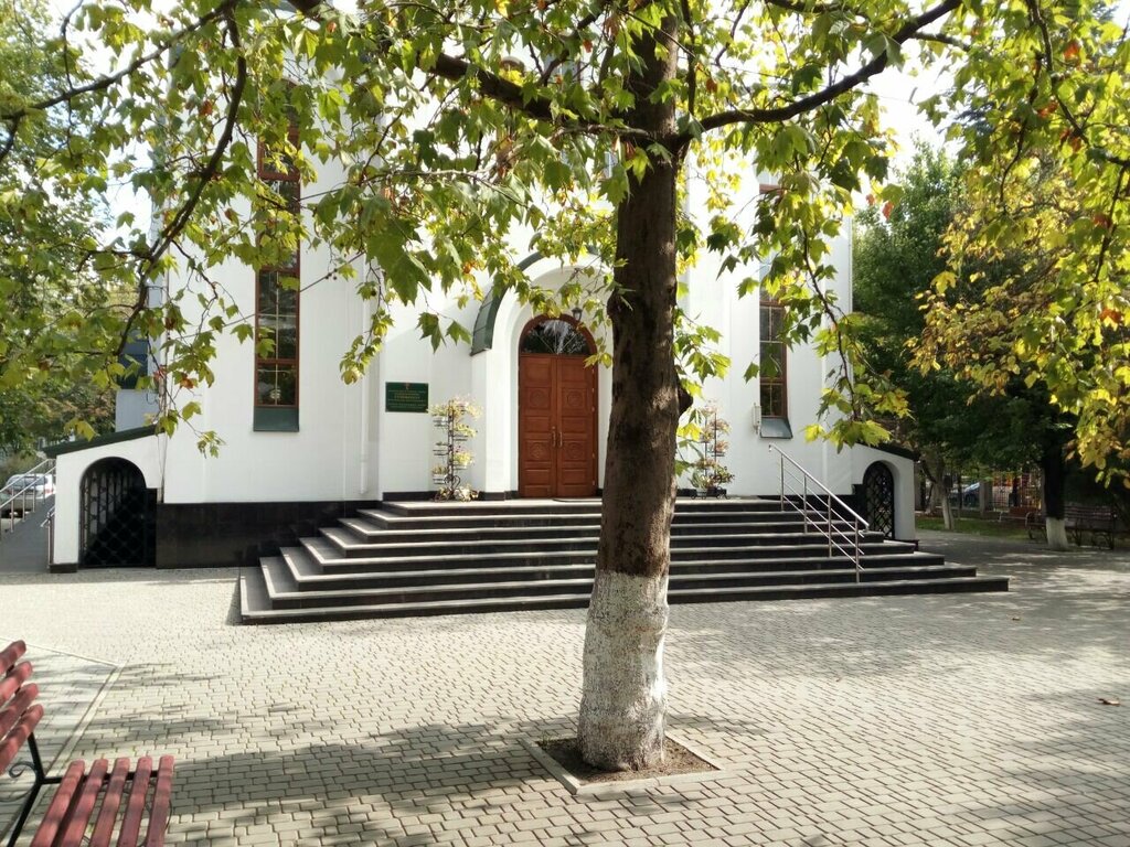 كنيسة أرثوذكسية Церковь Вениамина, митрополита Петроградского ، سيمفيروبول، صورة