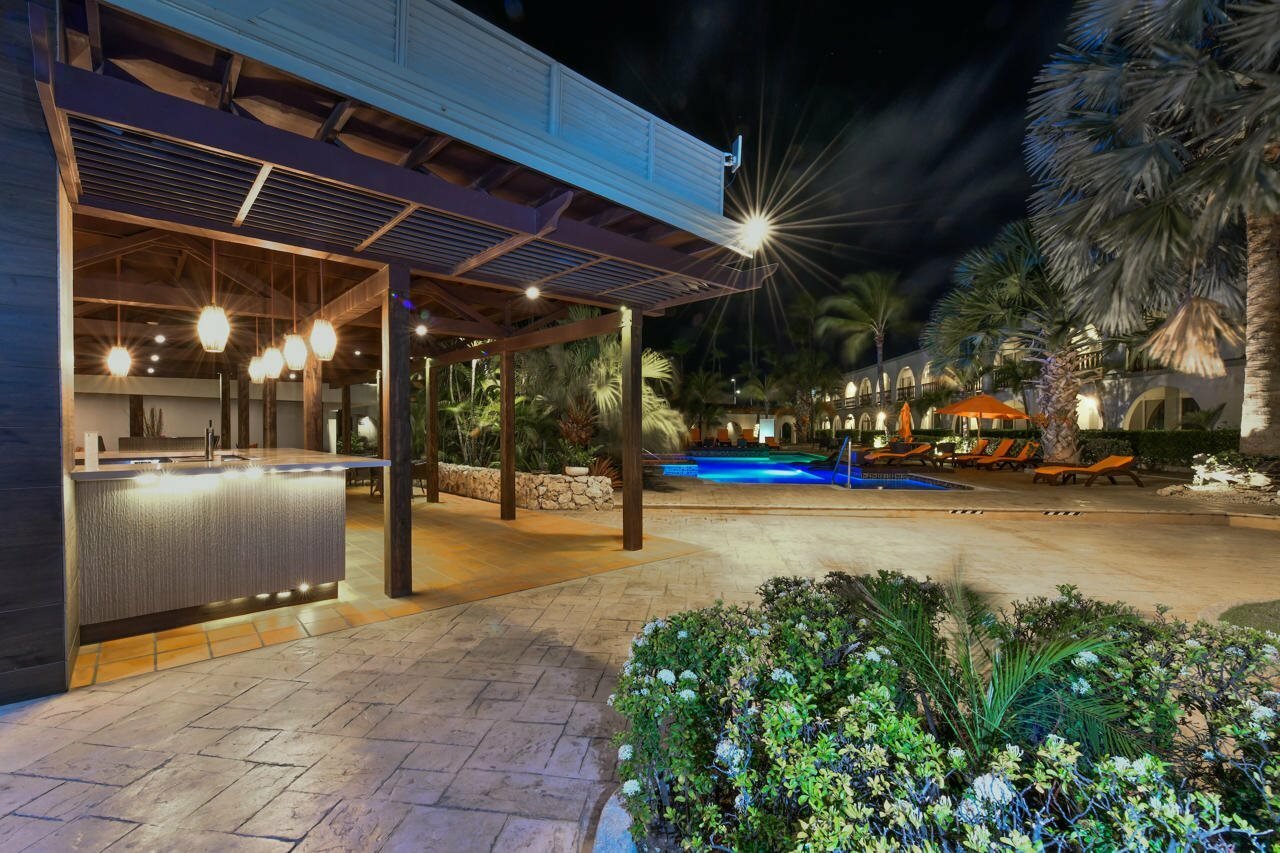 Фото Talk of the Town Hotel and Beach Club